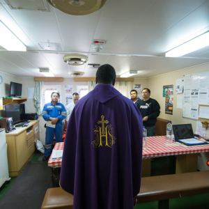 Bring seafarers to Christmas Mass or arrange a Christmas Mass on board